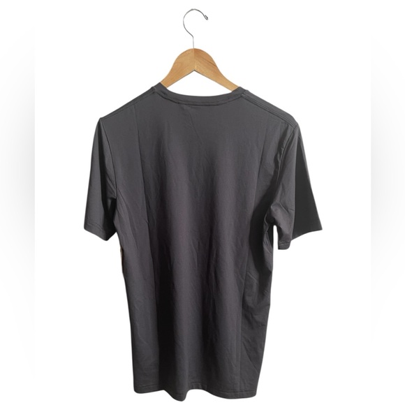 Travis Mathew The Crew Tee T-Shirt S Grey Pinstripe The Eco Collection 1MX382 - Picture 2 of 9